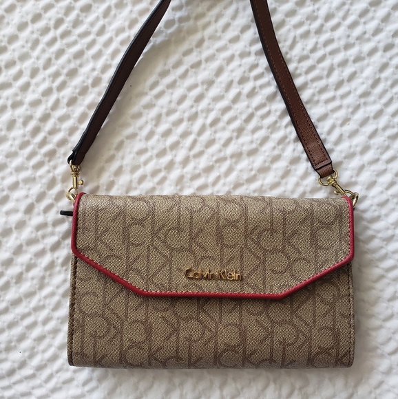 Calvin Klein Small Crossbody Bag/ Clutch - Picture 1 of 5